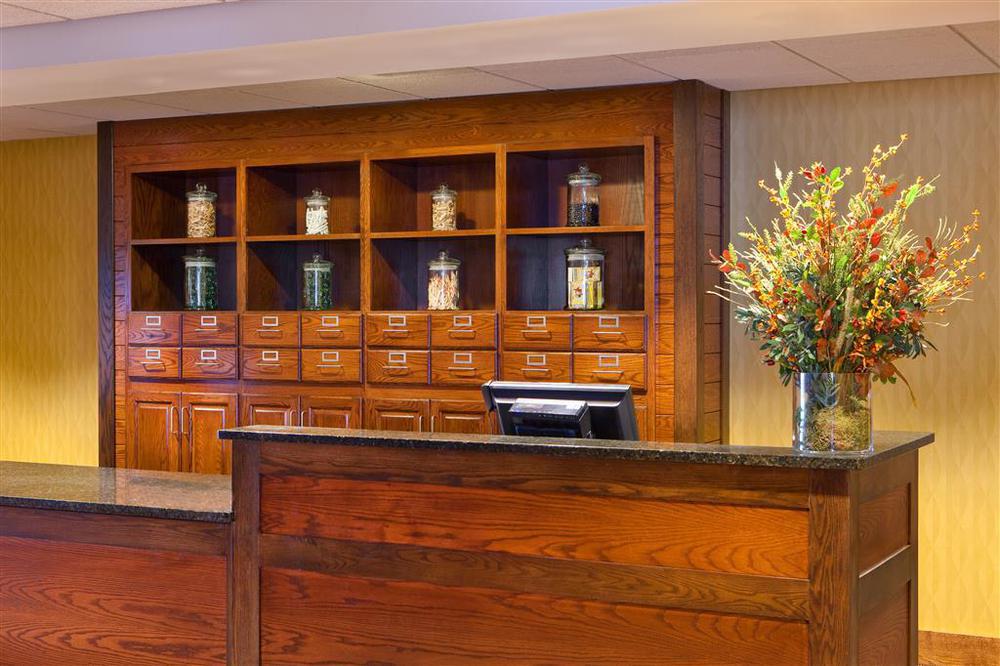 Sonesta Essential Minot Hotel Interior photo