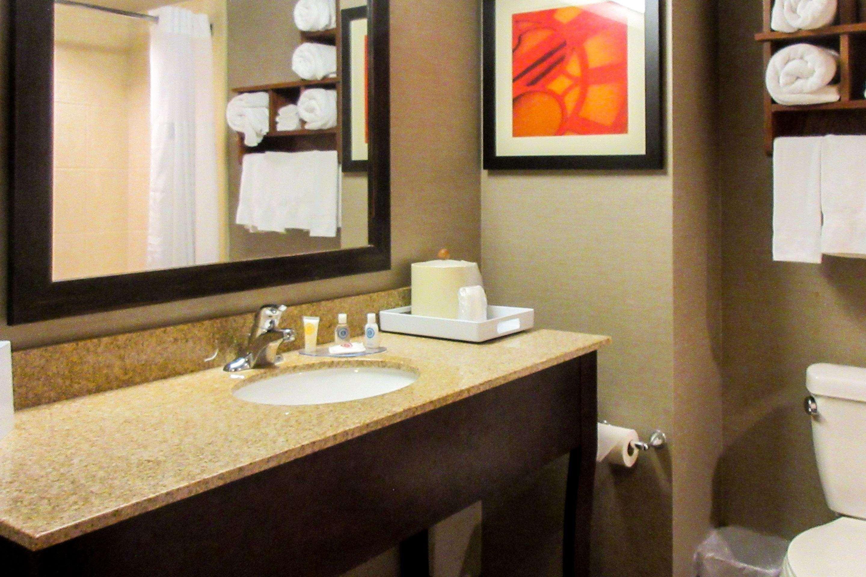 Sonesta Essential Minot Hotel Exterior photo